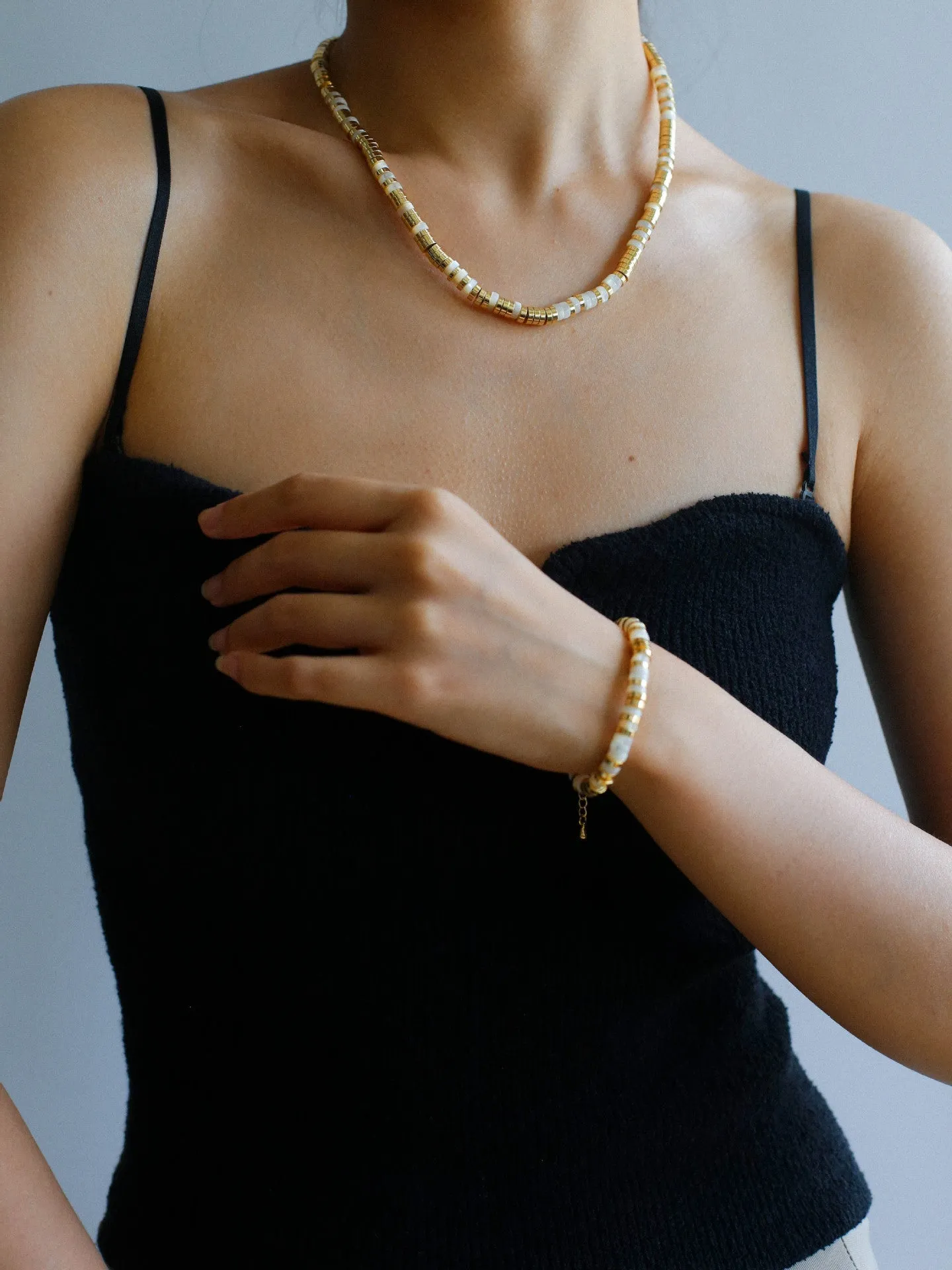 Black Agate Tiger Eye Mother of Pearls Vintage Disc Bracelet