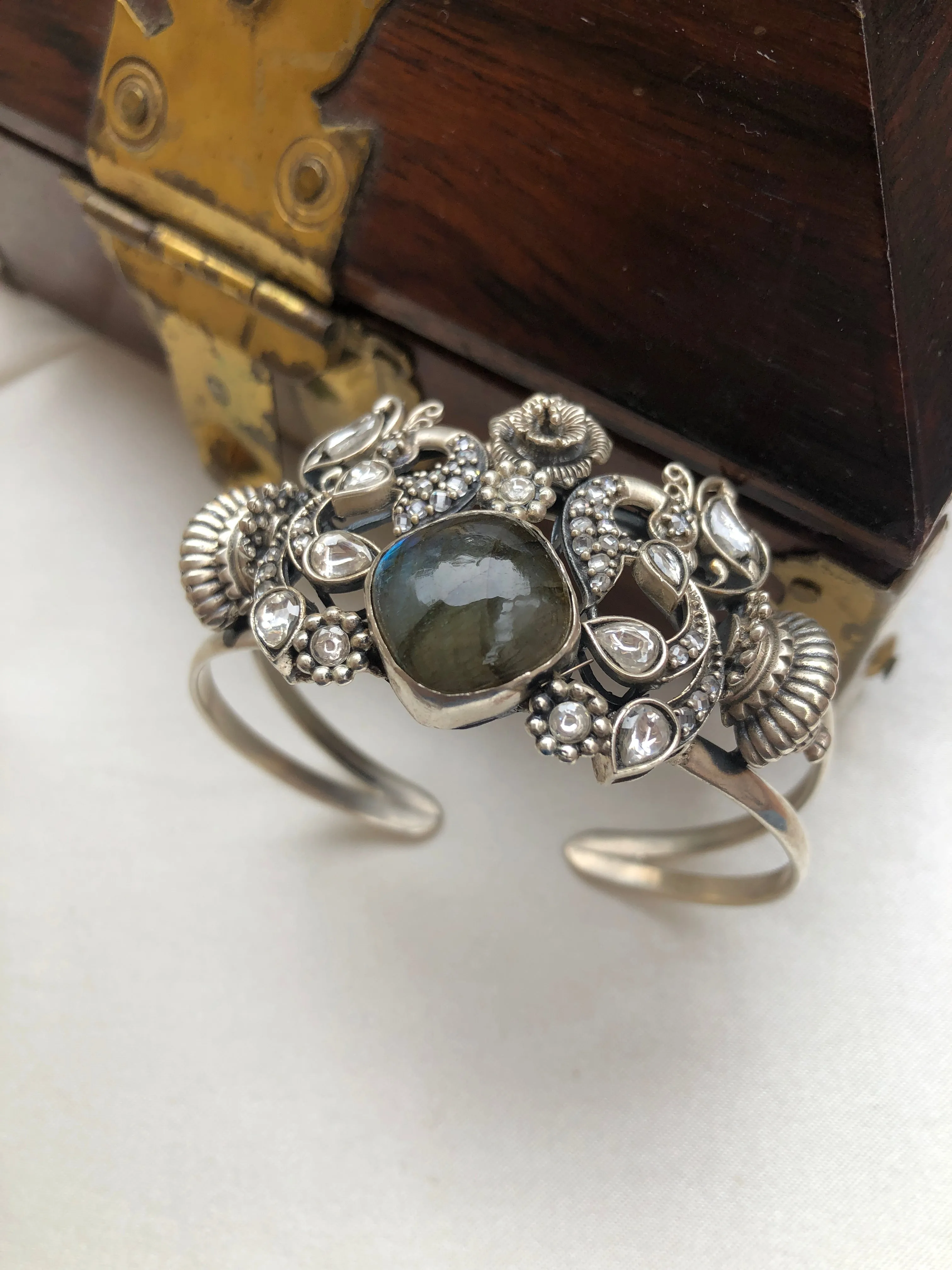 Grey onyx with kundan silver cuff bracelet