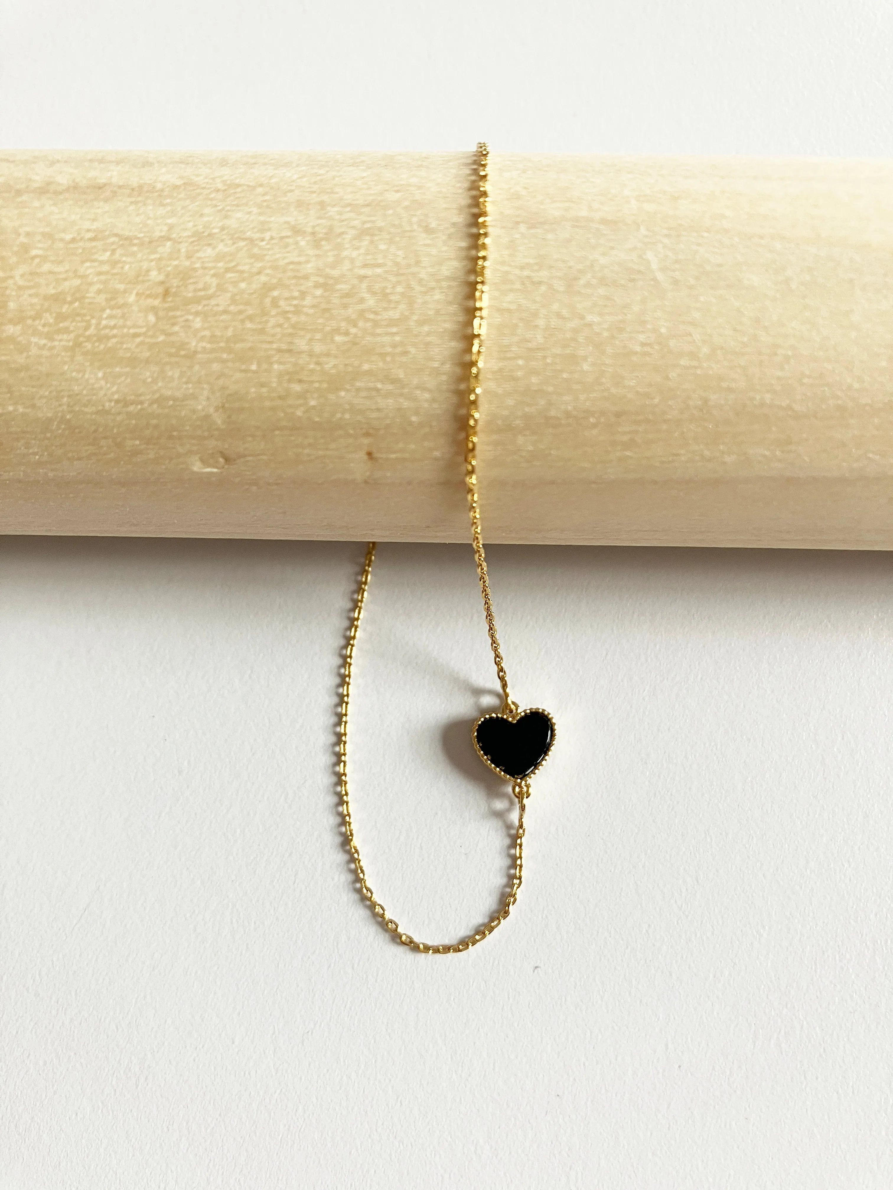 Onyx Sweetheart Necklace in Gold