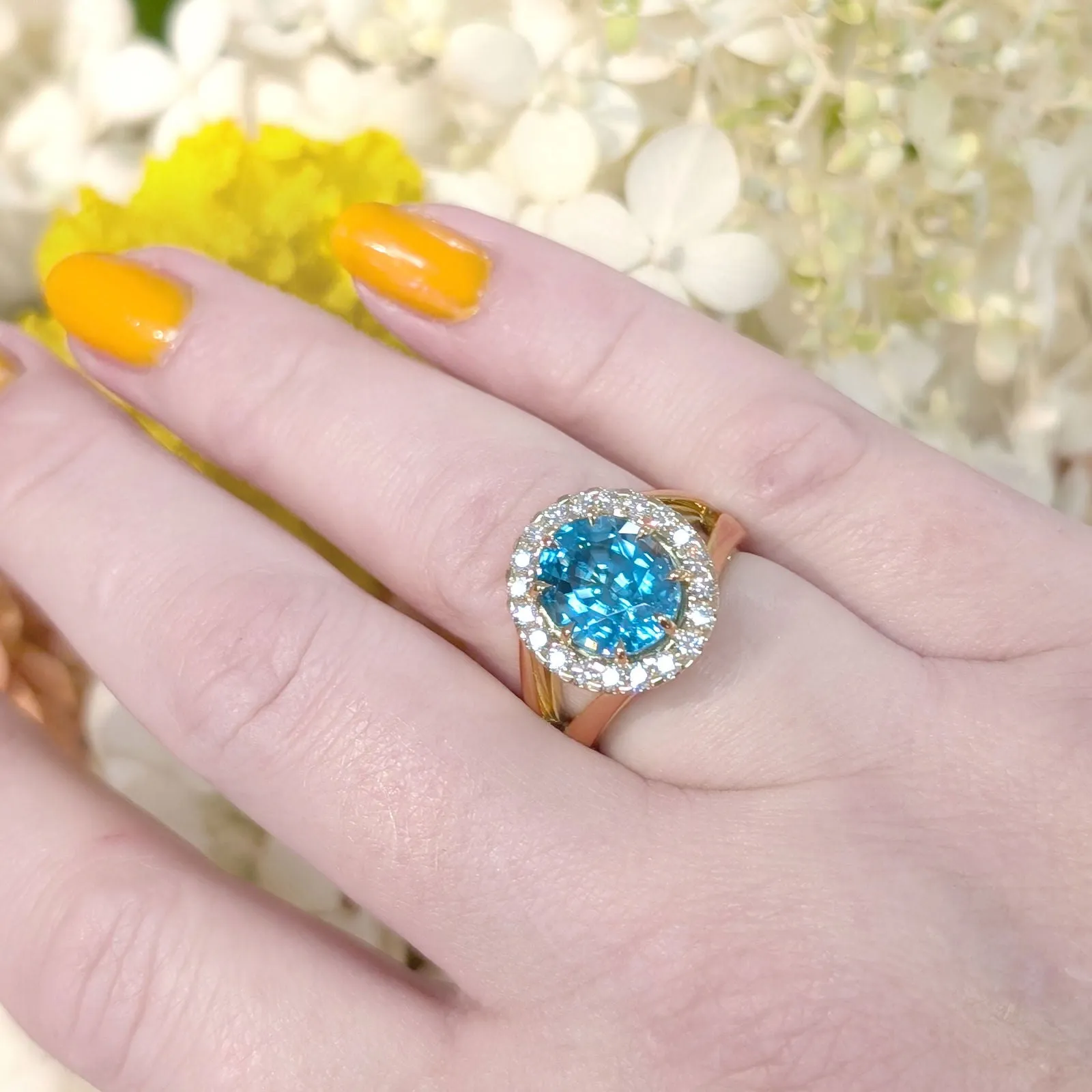 Statement Zircon Halo Ring