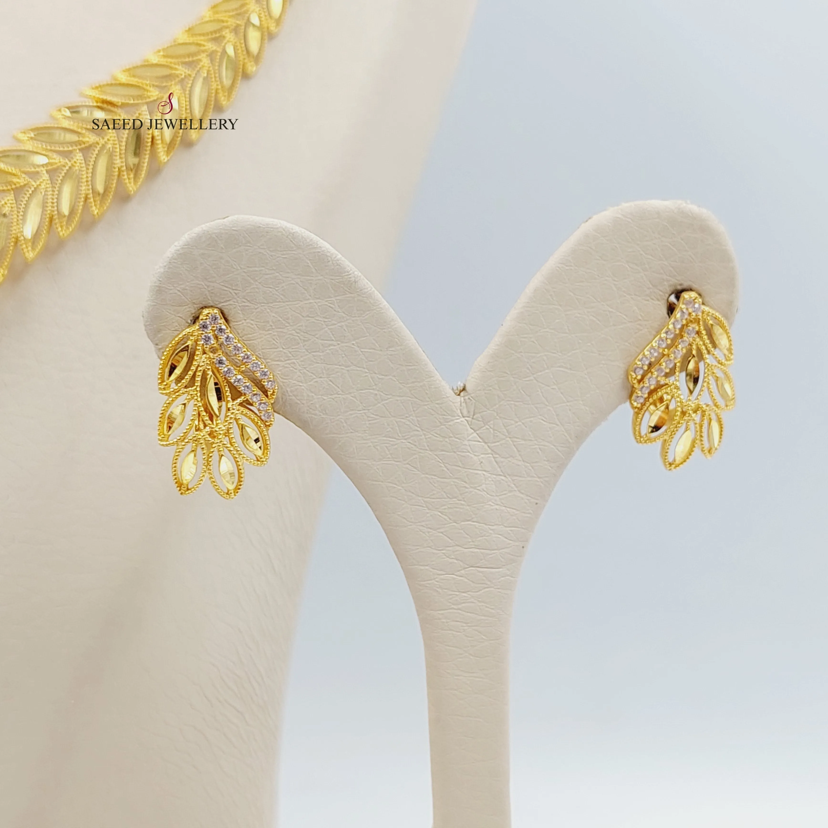 Zircon Studded Spike Set